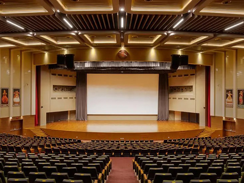 Menerangi Panggung Kehidupan: Bagaimana Lampu Spotlight Mengubah Dunia Panggung dan Teater