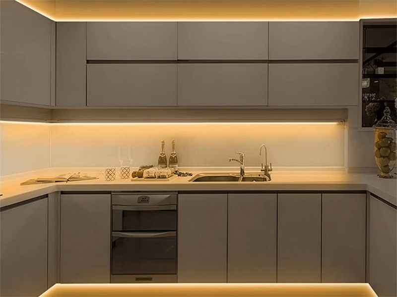 Penggunaan Linear Lighting pada Dapur dan Fungsinya