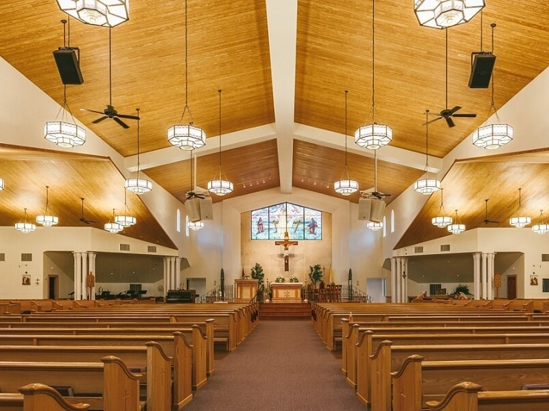 Pencahayaan Gereja Klasik vs. Modern, Mana yang Lebih Menyentuh Spiritual?