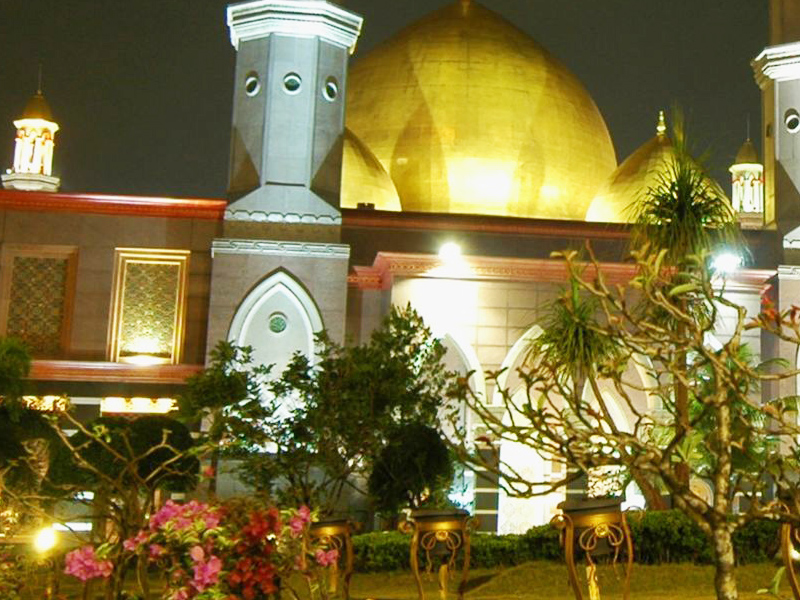 Menciptakan Fokus dan Keindahan Arsitektur Pada Mihrab dan Kubah Masjid