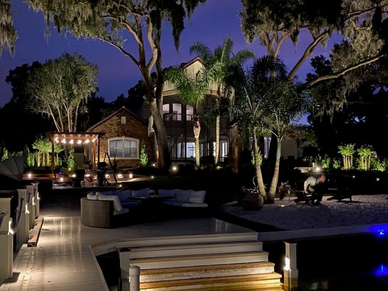 Menyatukan Alam dan Rumah Lewat Landscape Lighting yang Modern dan Artistik Menyatukan Alam dan Rumah Lewat Landscape Lighting yang Modern dan Artistik