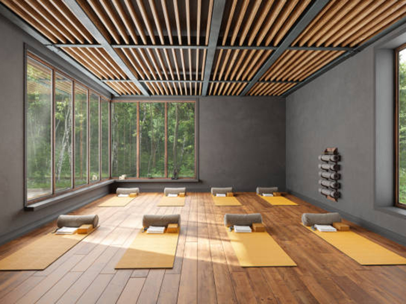 Pencahayaan Ruang Kelas Yoga & Pilates Modern Pencahayaan Ruang Kelas Yoga & Pilates Modern