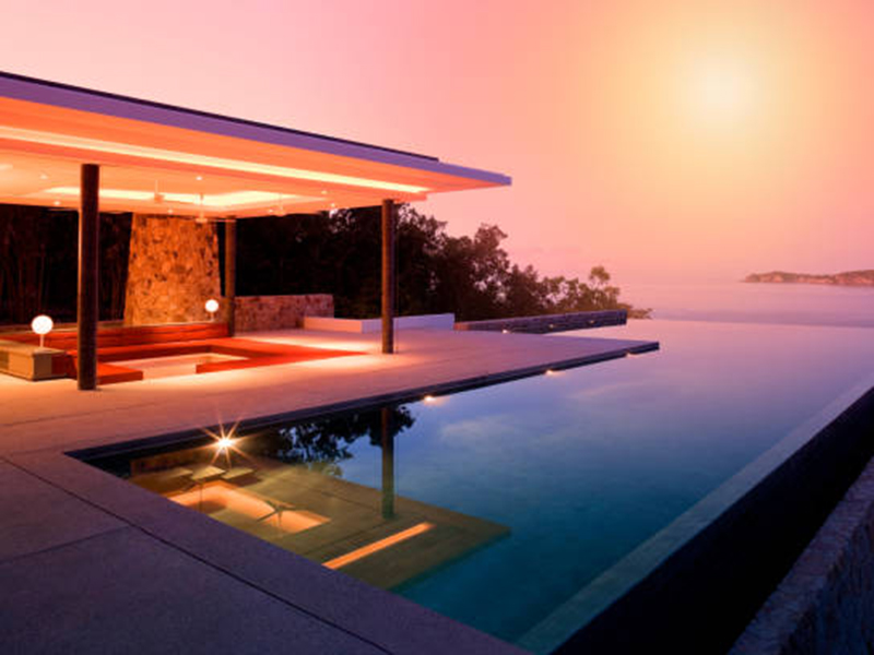 Tips Lighting Design untuk area Infinity Pool di Villa Tepi Laut Tips Lighting Design untuk area Infinity Pool di Villa Tepi Laut