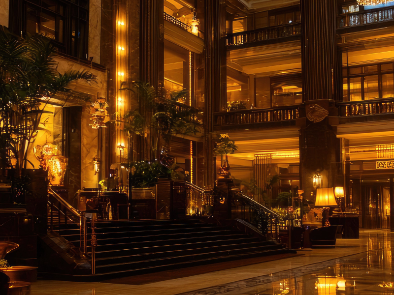 Desain dan Teknik Pencahayaan Pilar Lobby Hotel Profesional
