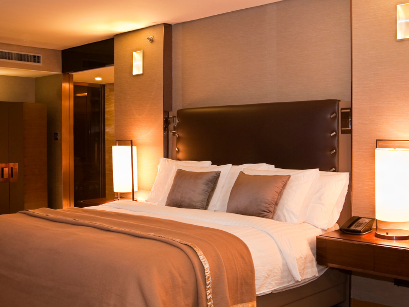 Tips Pengaturan Pencahayaan Bedside Kamar Hotel Profesional